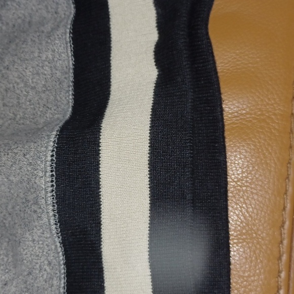 -- Russell Athletic Gray Crewneck Sweatshirt with V-Stitch Detail - Picture 7 of 9